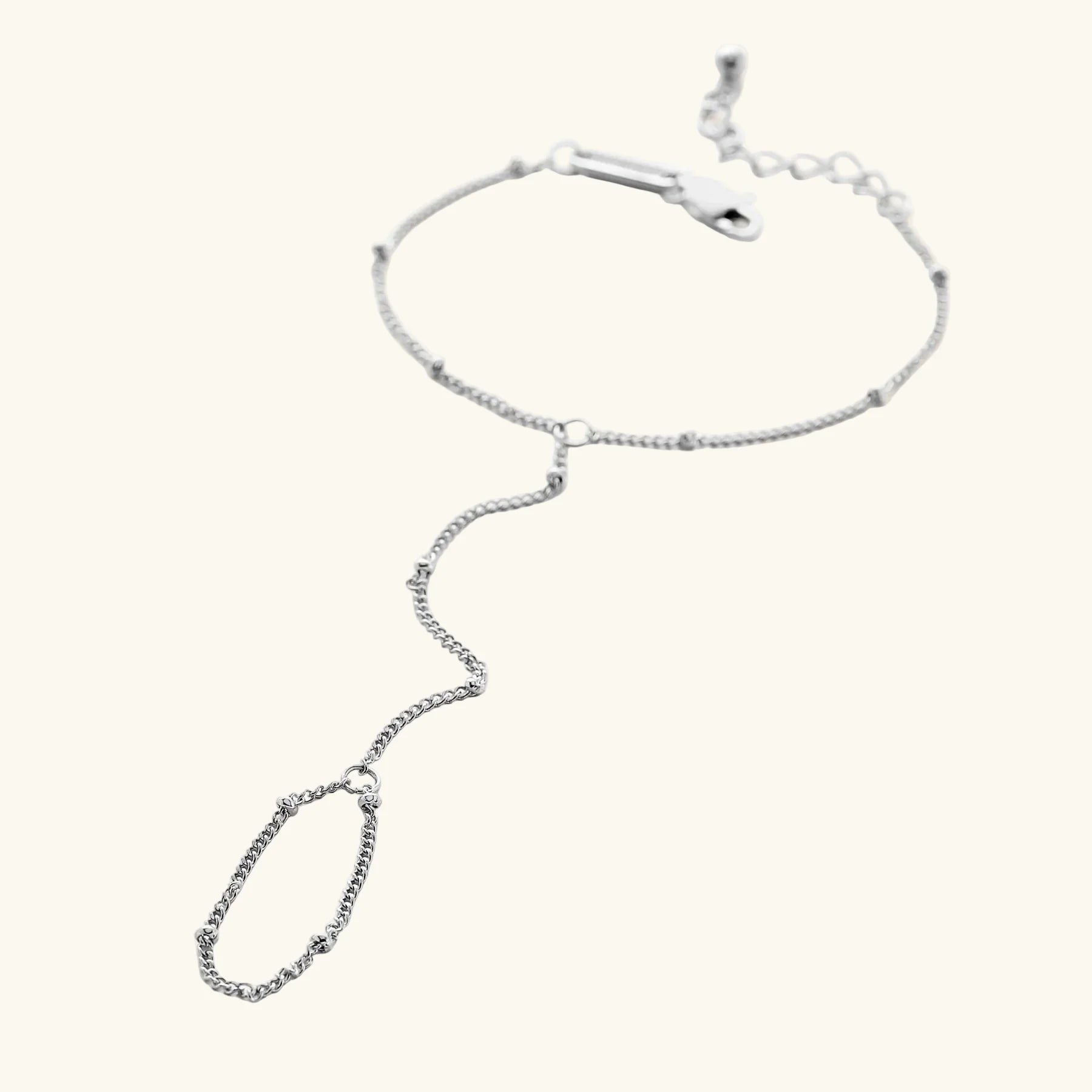 Qamar Nura Hand Chain