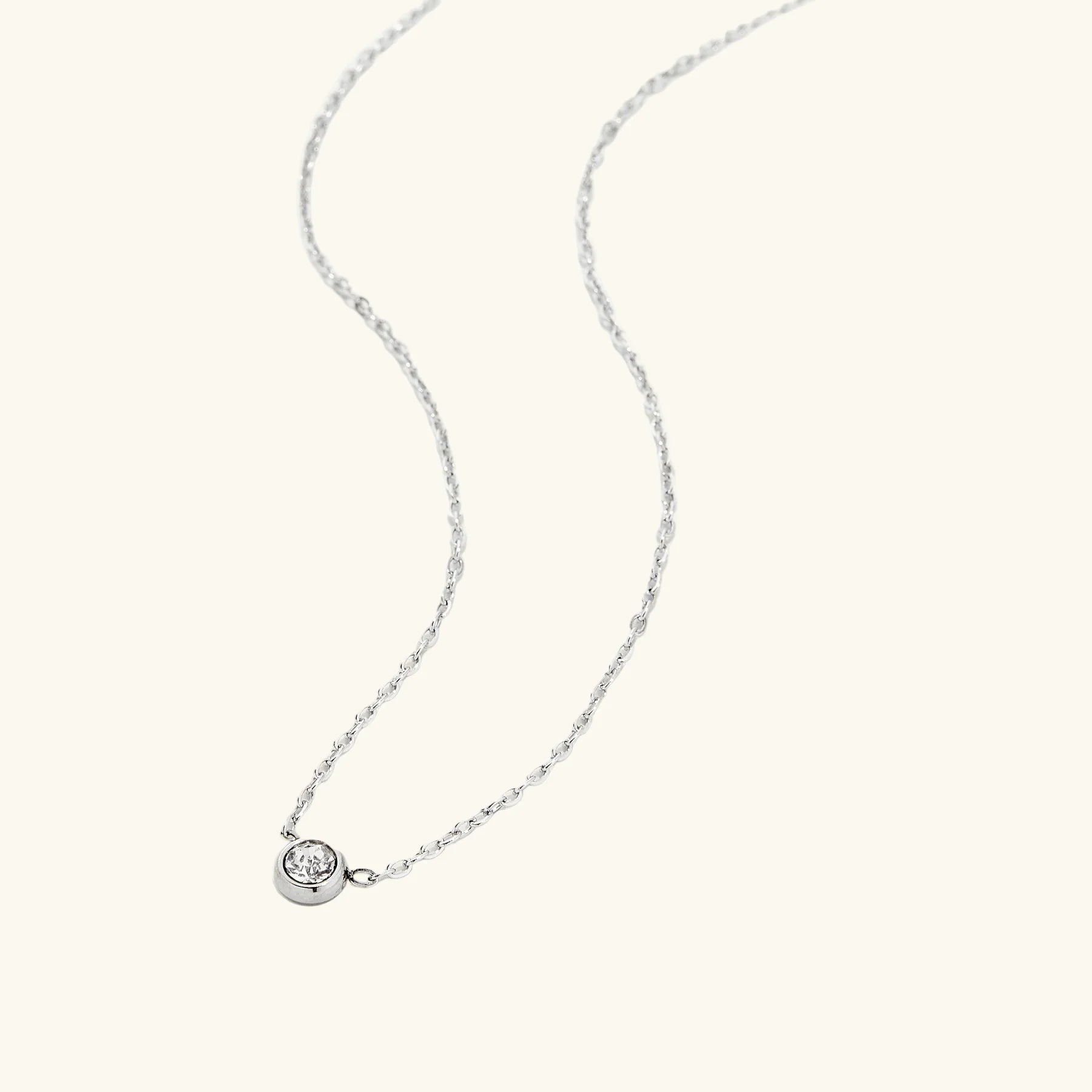 Qamar Lumé Bezel Necklace
