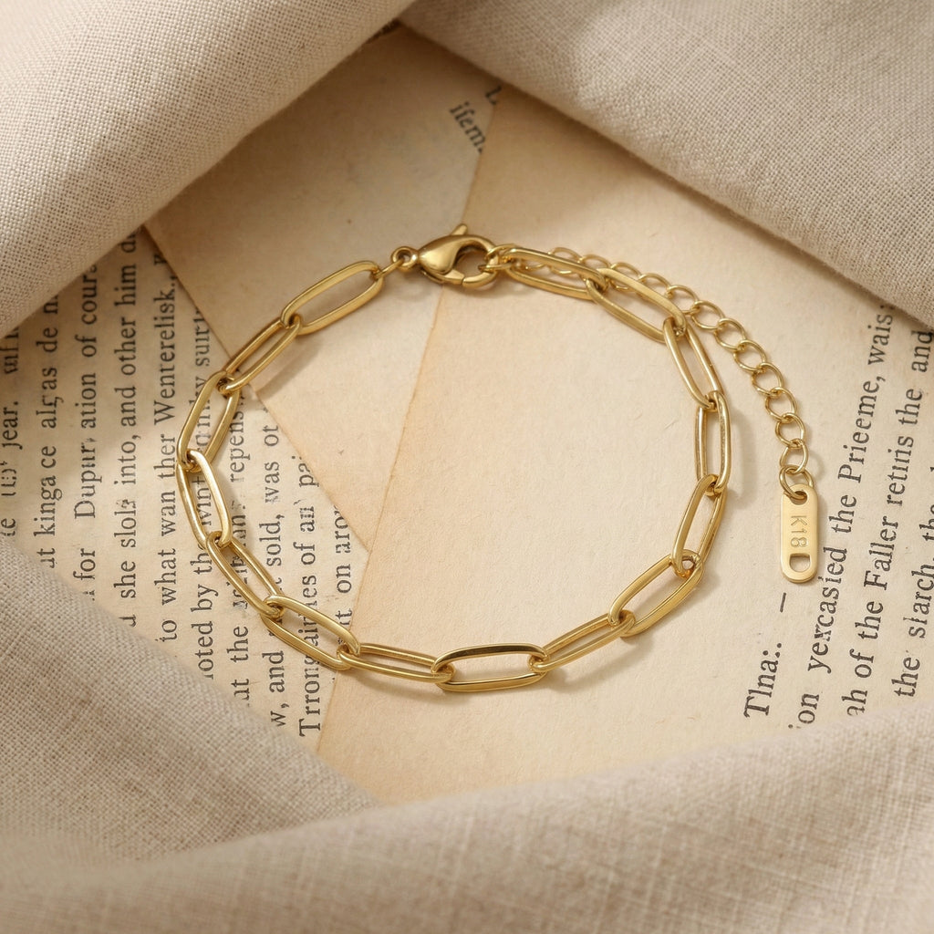 Pia Chain Link Charm Bracelet