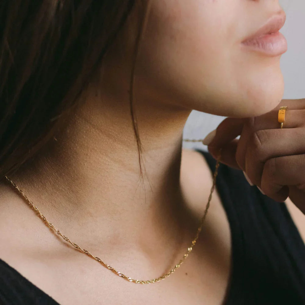Qamar Twisted Amana Necklace