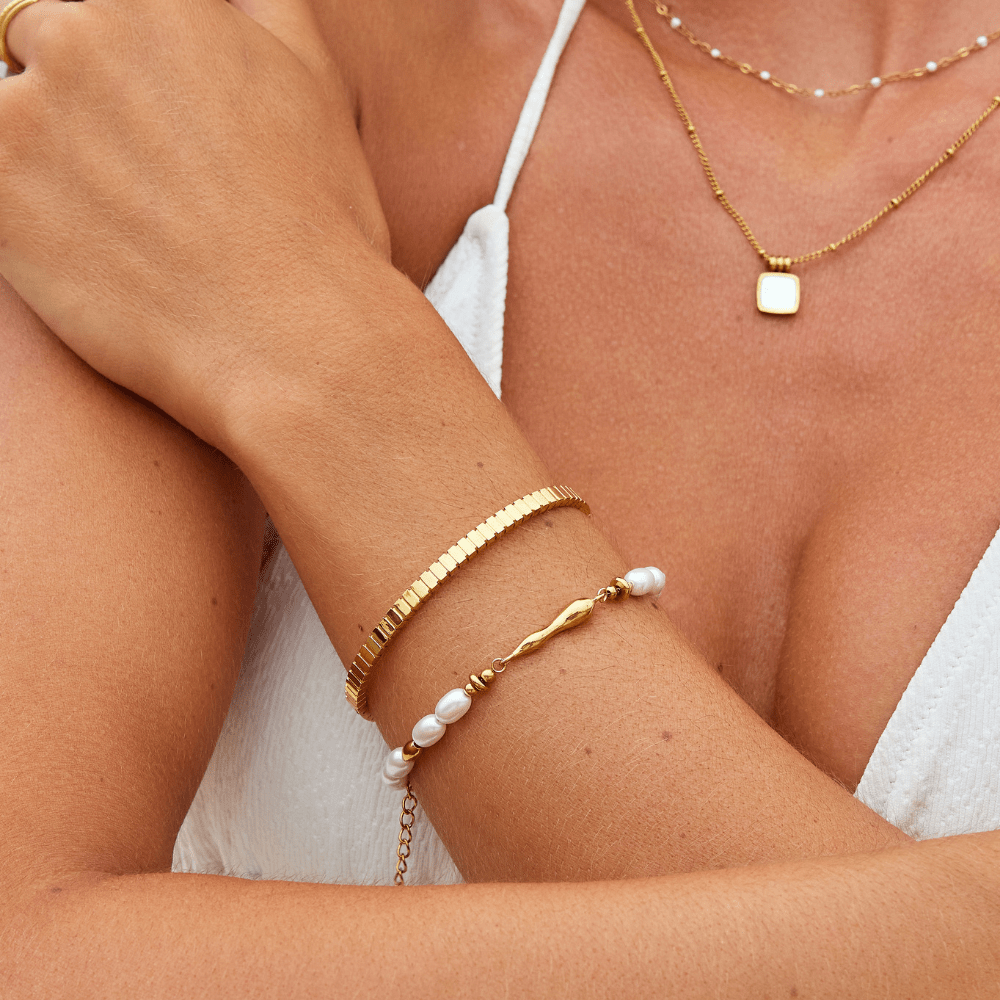 Tara Gold Bangle